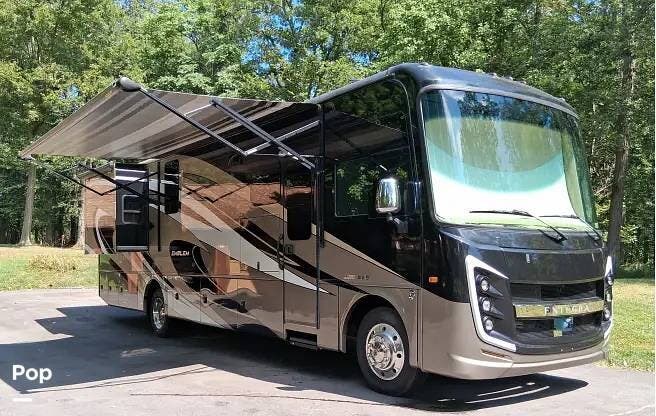 2019 Entegra Coach Emblem 36U - Used Class A For Sale by Pop RVs in Kearneysville, West Virginia features Slideout