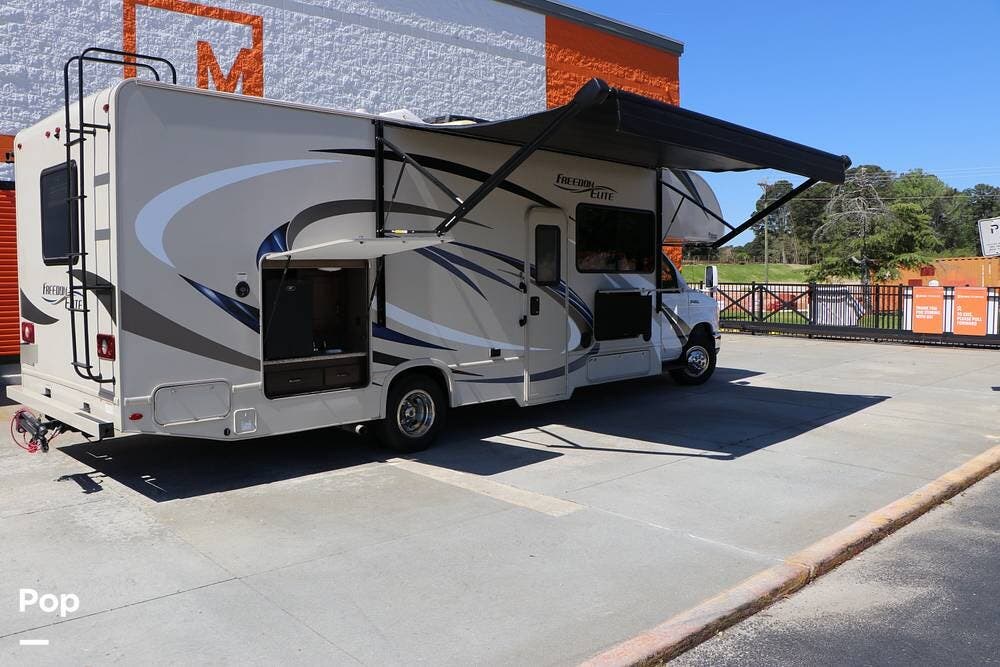2018 Thor Motor Coach Freedom Elite 29FE - Used Class C For Sale by Pop RVs in Stone Mountain, Georgia features Air Conditioning, Awning, Generator, Slideout