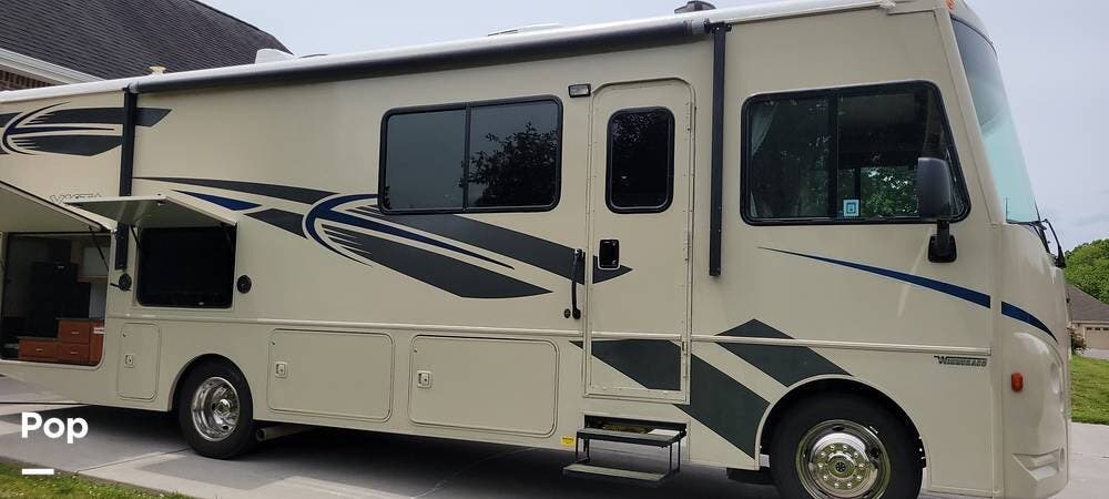 2018 Vista 29VE by Winnebago from Pop RVs in Knoxville, Tennessee