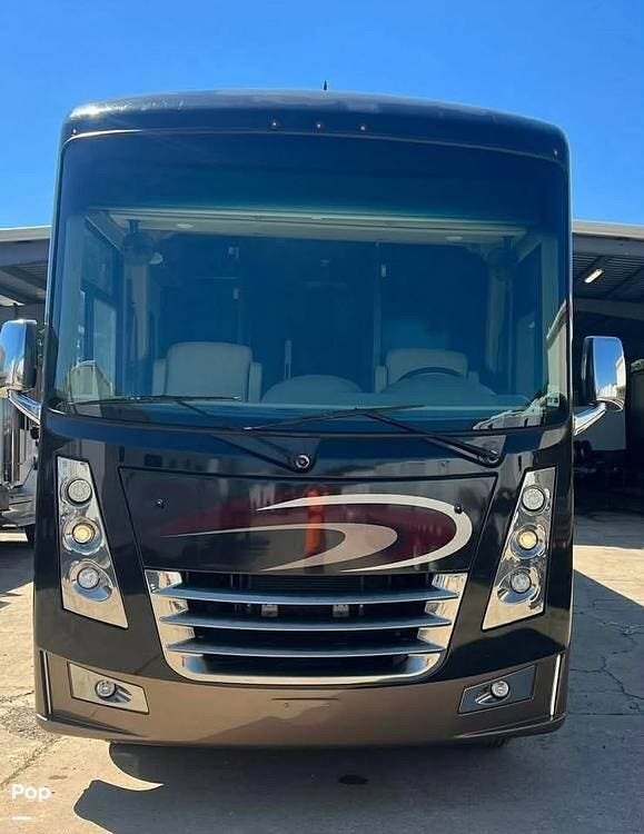 2018 Miramar 35.3 by Thor Motor Coach from Pop RVs in Poplarville, Mississippi