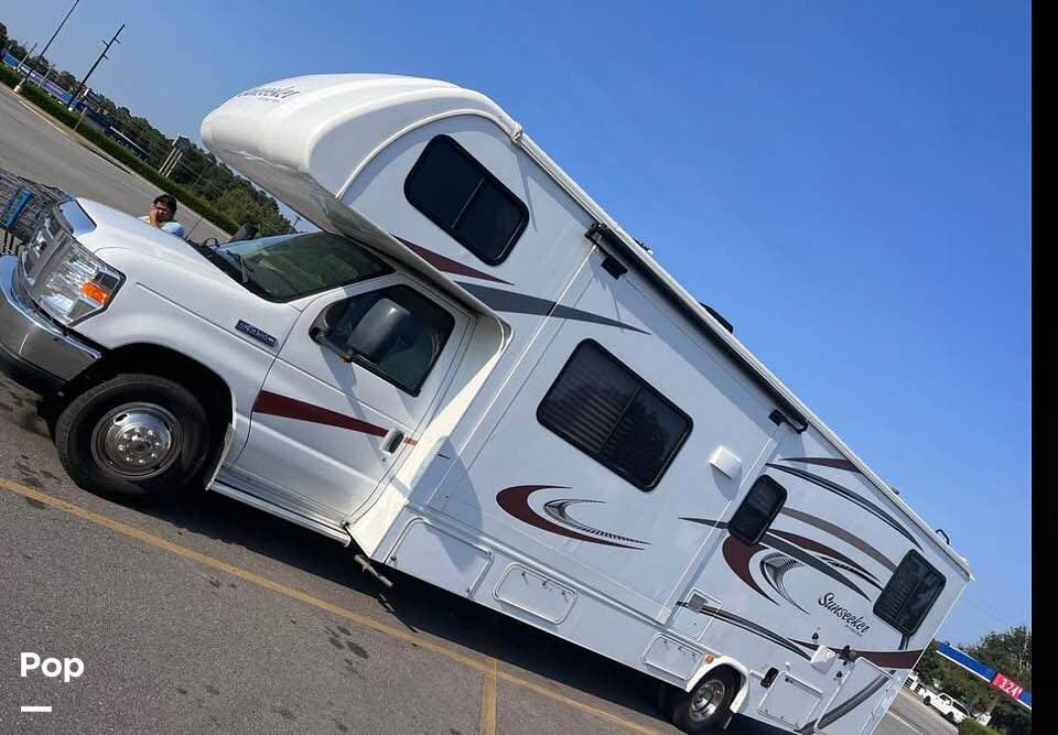 2015 Forest River Sunseeker 3170DS - Used Class C For Sale by Pop RVs in Boone, North Carolina features Slideout