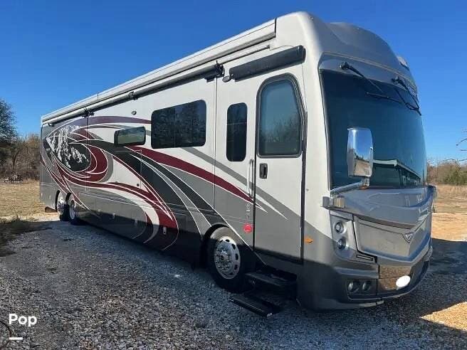 2021 Fleetwood Discovery LXE 44B - Used Diesel Pusher For Sale by Pop RVs in De Kalb, Texas features Slideout