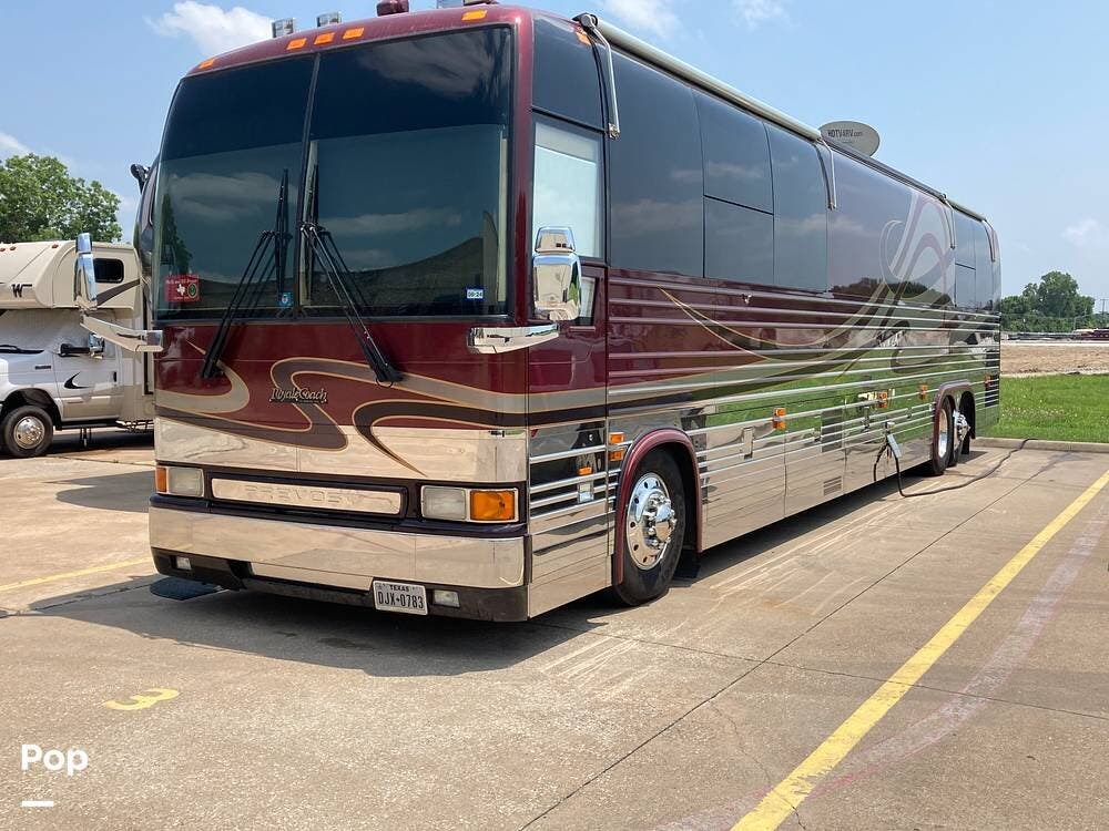 2002 Prevost Royale XLII - Used Diesel Pusher For Sale by Pop RVs in Granbury, Texas