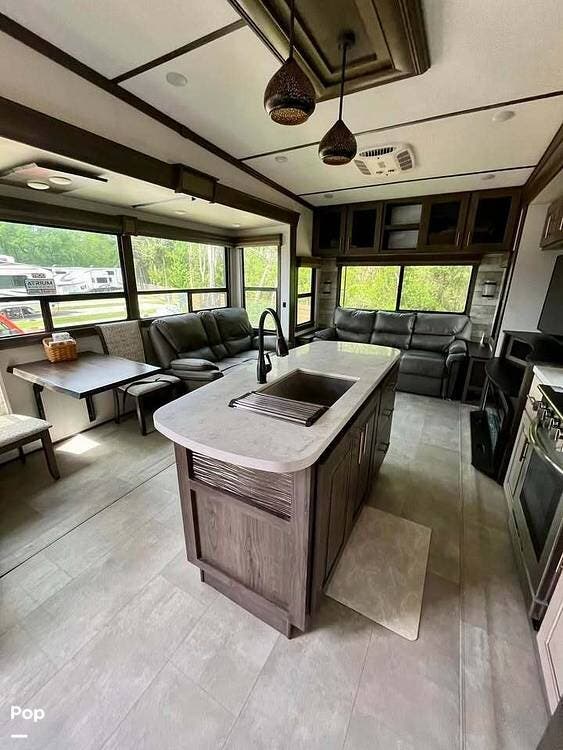 2021 Alliance RV Paradigm 370FB - Used Fifth Wheel For Sale by Pop RVs in Stillwater, Oklahoma features Awning, Leveling Jacks, Air Conditioning, Slideout