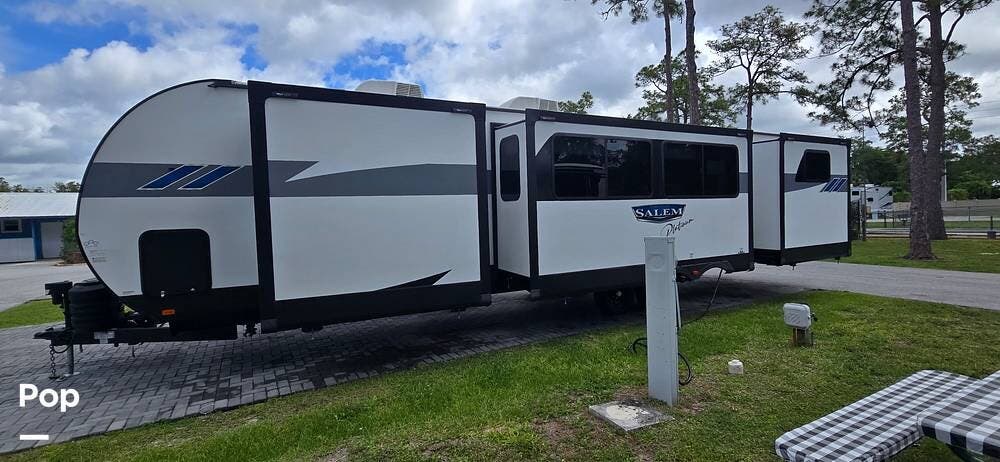2024 Salem Platinum 33TS by Forest River from Pop RVs in Jupiter Farms, Florida