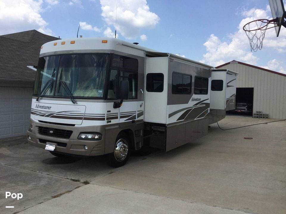 2005 Winnebago Adventurer 37B - Used Class A For Sale by Pop RVs in Forney, Texas features Air Conditioning, Generator, Leveling Jacks, Slideout, Awning
