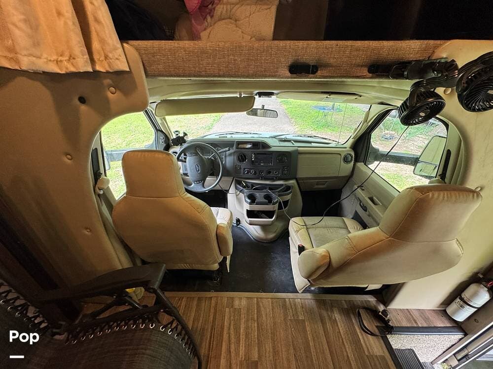 2018 Outlaw 29H by Thor Motor Coach from Pop RVs in Scottsboro, Alabama