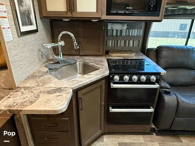 2022 Chateau 27R by Thor Motor Coach from Pop RVs in Lyons, Colorado