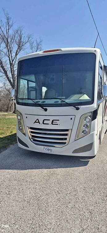 2023 Thor Motor Coach A.C.E. 29D - Used Class A For Sale by Pop RVs in Fenton, Missouri features Slideout
