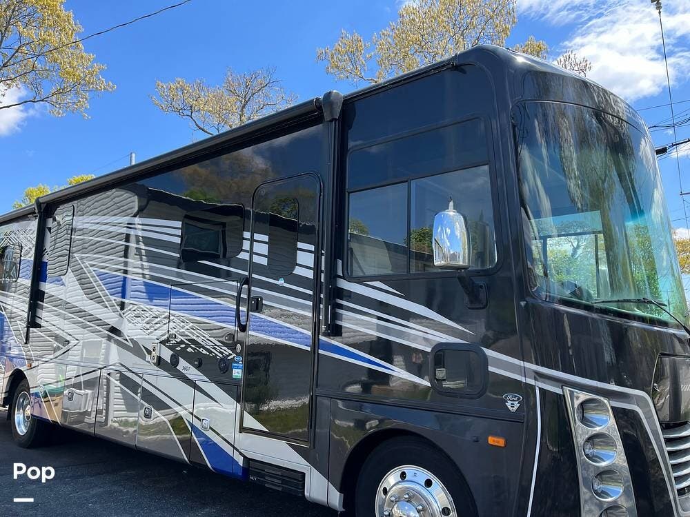 2024 Forest River Georgetown GT7 36D7 - Used Class A For Sale by Pop RVs in Islip, New York features Slideout, Awning, Generator, Air Conditioning, Leveling Jacks