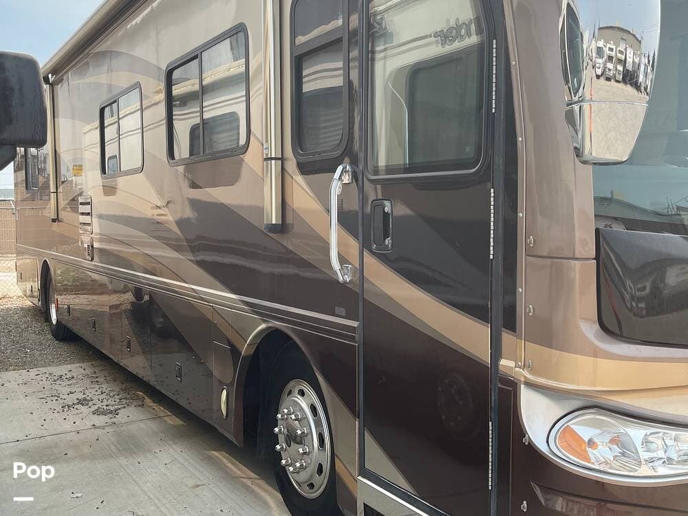 2005 Fleetwood Revolution 40C - Used Diesel Pusher For Sale by Pop RVs in Bakersfield, California features Slideout