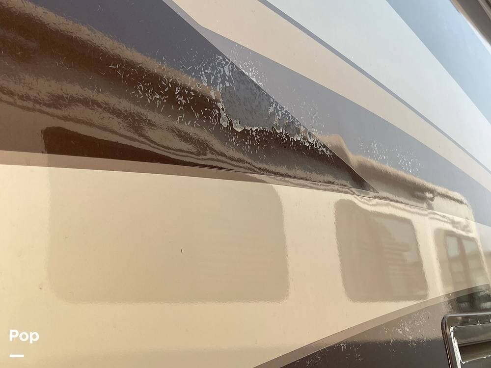 2005 Revolution 40C by Fleetwood from Pop RVs in Bakersfield, California