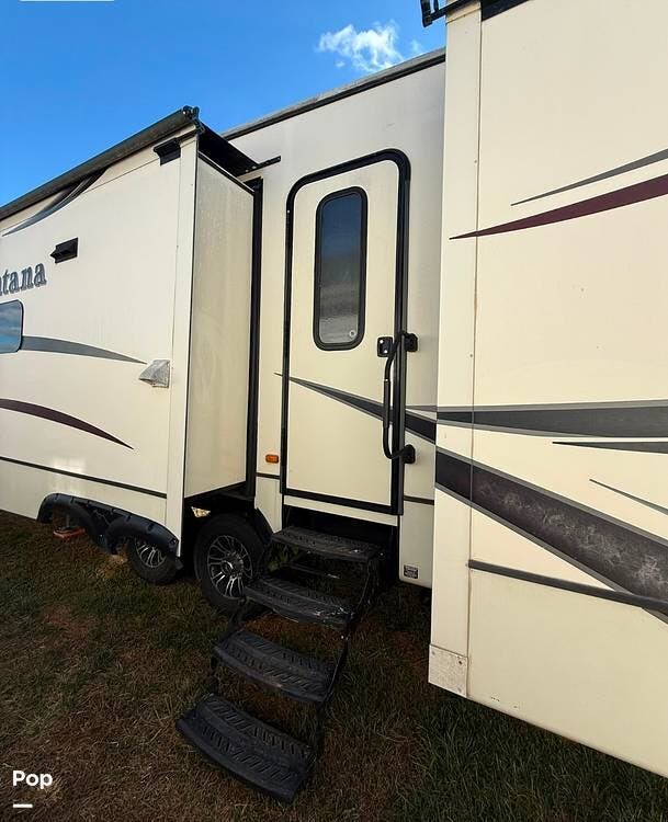 Used 2014 Keystone Montana 3850FL available in Telford, Tennessee