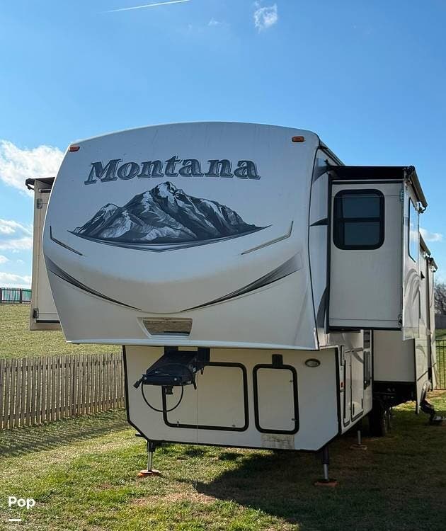 2014 Keystone Montana 3850FL - Used Fifth Wheel For Sale by Pop RVs in Telford, Tennessee features Leveling Jacks, Air Conditioning, Awning, Slideout