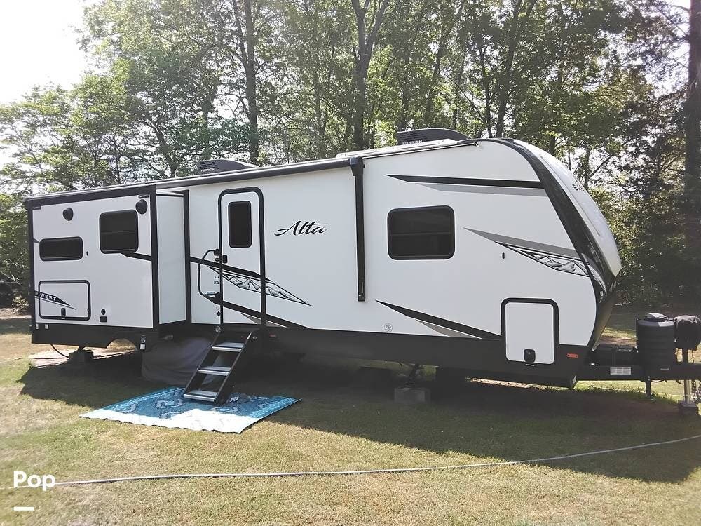 2024 East to West Alta 2810KIK - Used Travel Trailer For Sale by Pop RVs in Wrens, Georgia features Awning, Slideout, Air Conditioning