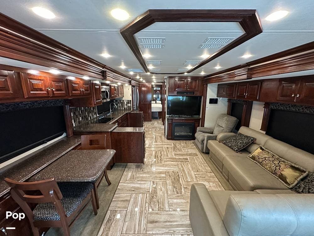 2017 Fleetwood Discovery 39F - Used Diesel Pusher For Sale by Pop RVs in Jane, Missouri features Generator, Slideout, Leveling Jacks, Awning, Air Conditioning