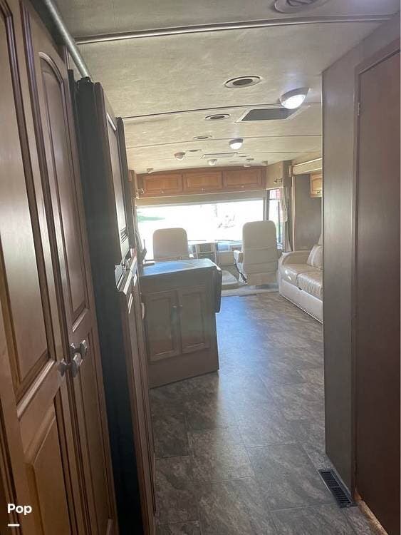 2013 Sightseer 33C by Winnebago from Pop RVs in Dyersville, Iowa