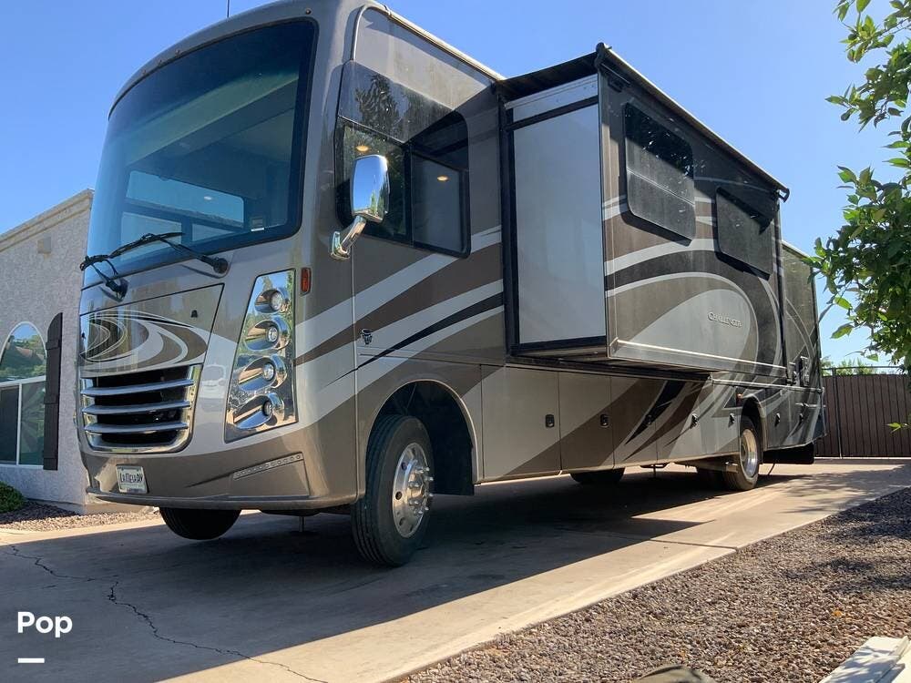2019 Thor Motor Coach Challenger 35MQ - Used Class A For Sale by Pop RVs in Gilbert, Arizona features Generator, Awning, Slideout, Air Conditioning, Leveling Jacks