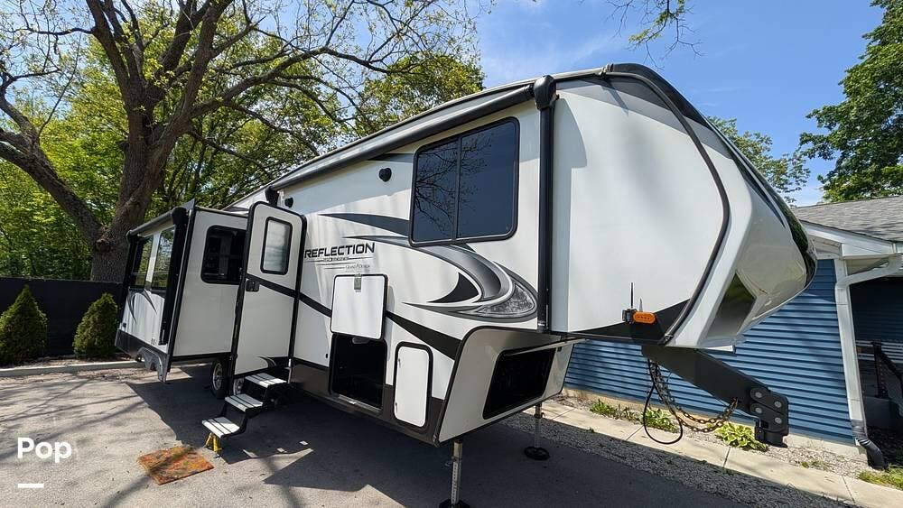2021 Grand Design Reflection 295RL - Used Fifth Wheel For Sale by Pop RVs in Danville, Indiana features Air Conditioning, Awning, Slideout, Leveling Jacks