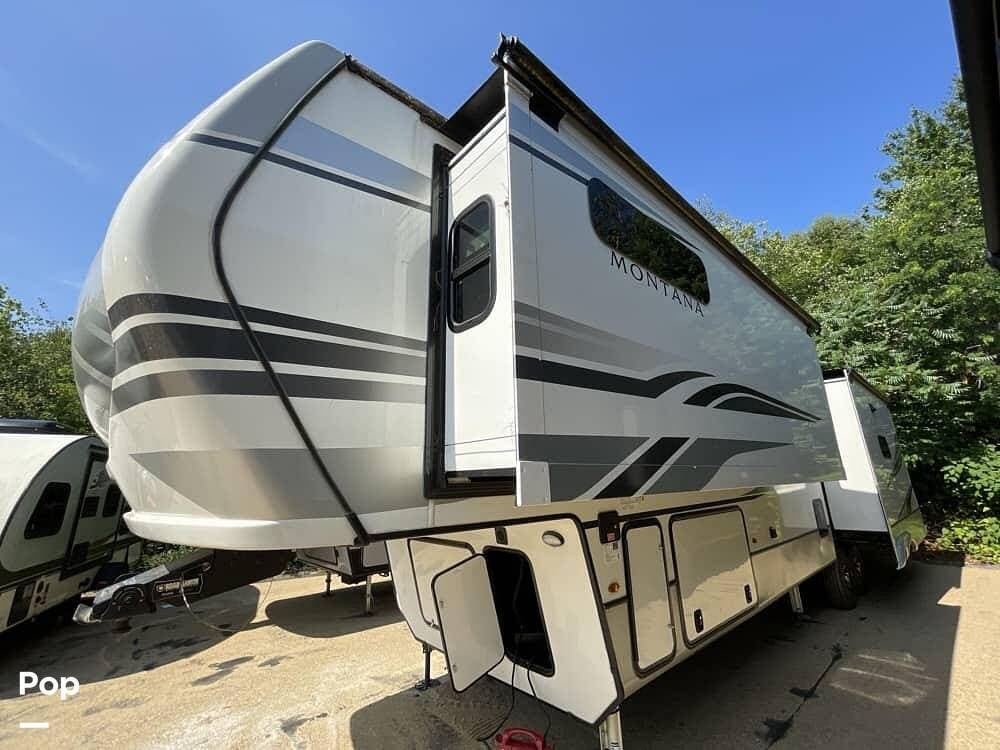 2022 Keystone Montana 3813MS - Used Fifth Wheel For Sale by Pop RVs in Iron River, Michigan features Awning, Slideout, Leveling Jacks, Air Conditioning