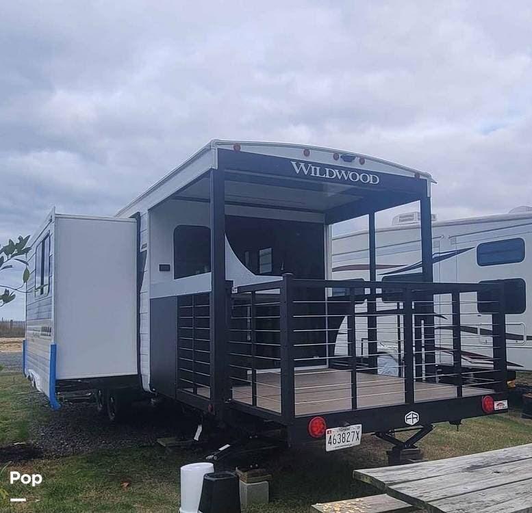 2025 Wildwood 32 Veranda by Forest River from Pop RVs in Lothian, Maryland