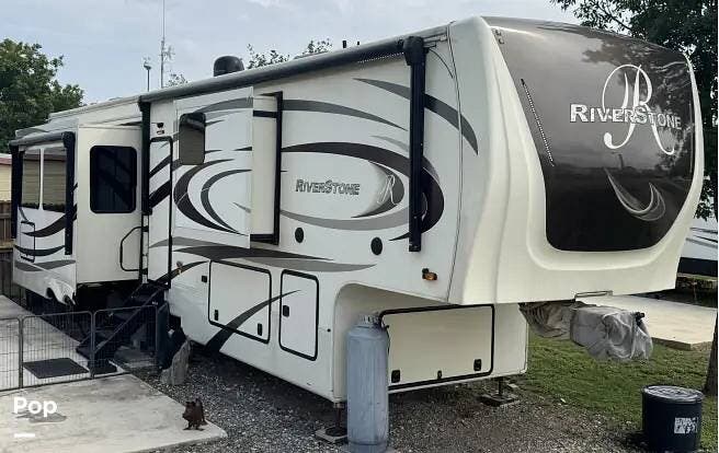 2021 Forest River RiverStone 39RKFB - Used Fifth Wheel For Sale by Pop RVs in San Antonio, Texas features Slideout