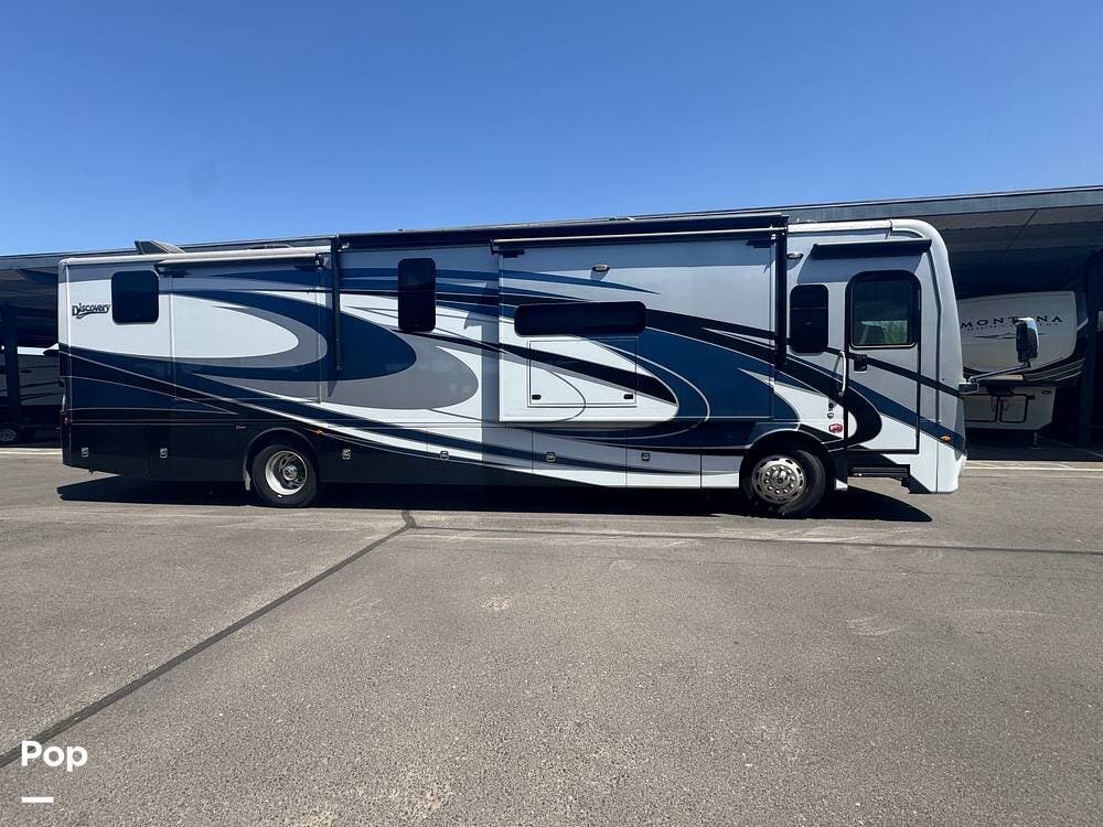2021 Fleetwood Discovery 38N - Used Diesel Pusher For Sale by Pop RVs in San Tan Valley, Arizona features Air Conditioning, Awning, Slideout, Generator, Leveling Jacks