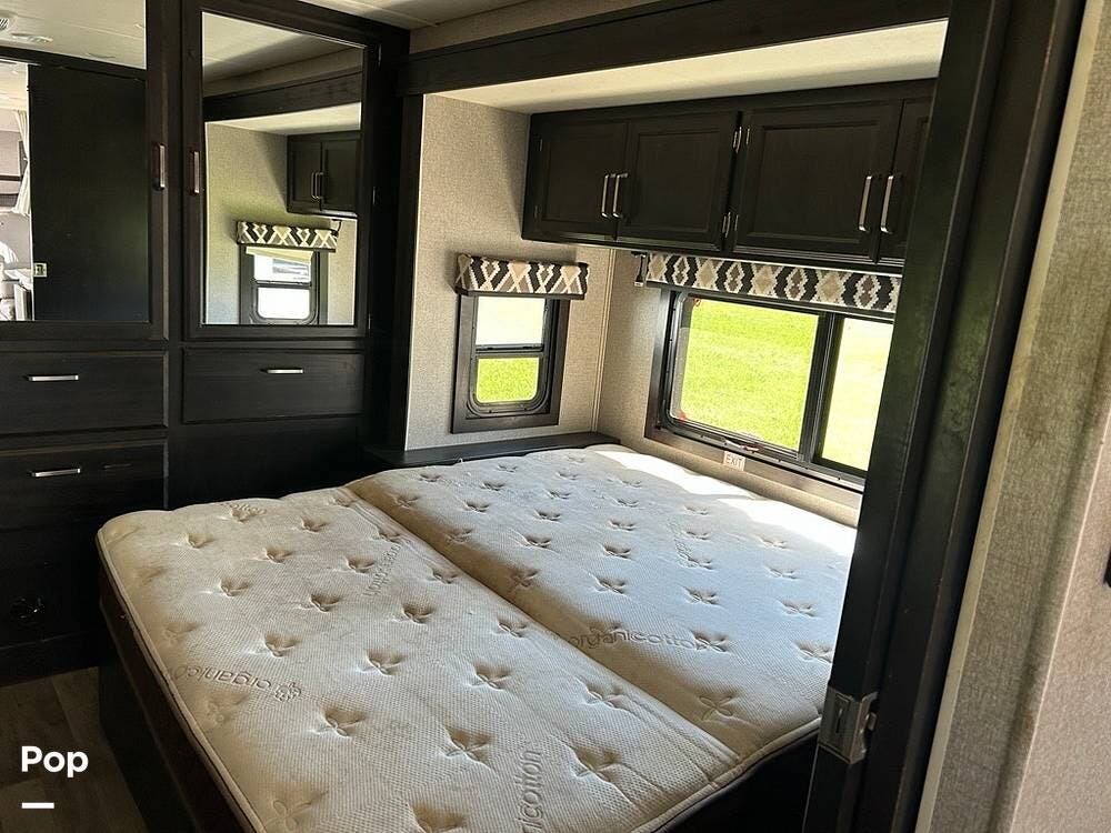 2021 Jayco Greyhawk 27U - Used Class C For Sale by Pop RVs in Friendswood, Texas features Slideout