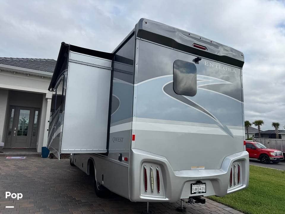 2023 Qwest 24R by Entegra Coach from Pop RVs in Punta Gorda, Florida