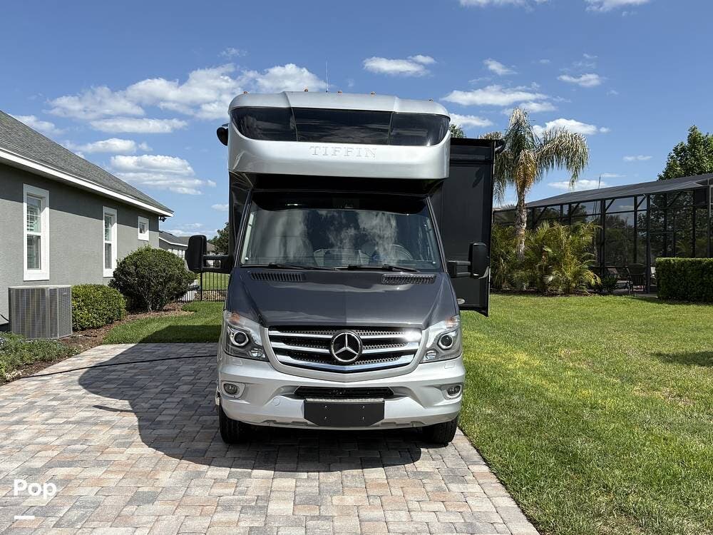 2019 Wayfarer 24TW by Tiffin from Pop RVs in Mulberry, Florida