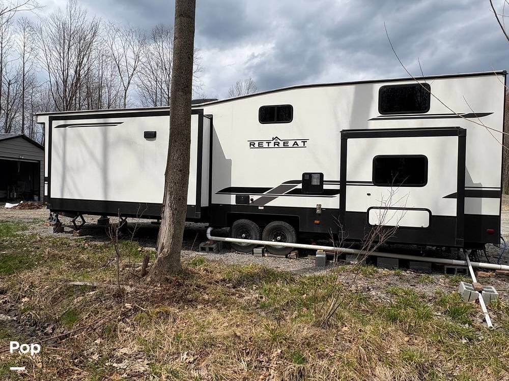 2023 Retreat 391LOFT by Keystone from Pop RVs in New Wilmington, Pennsylvania