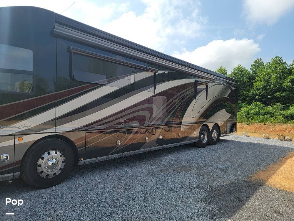 Used 2018 American Coach American Eagle 45T available in Athens, Tennessee