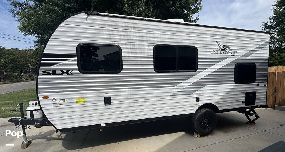 2025 Jayco Jay Flight SLX 175BH - Used Travel Trailer For Sale by Pop RVs in Huntsville, Alabama features Leveling Jacks, Awning, Air Conditioning