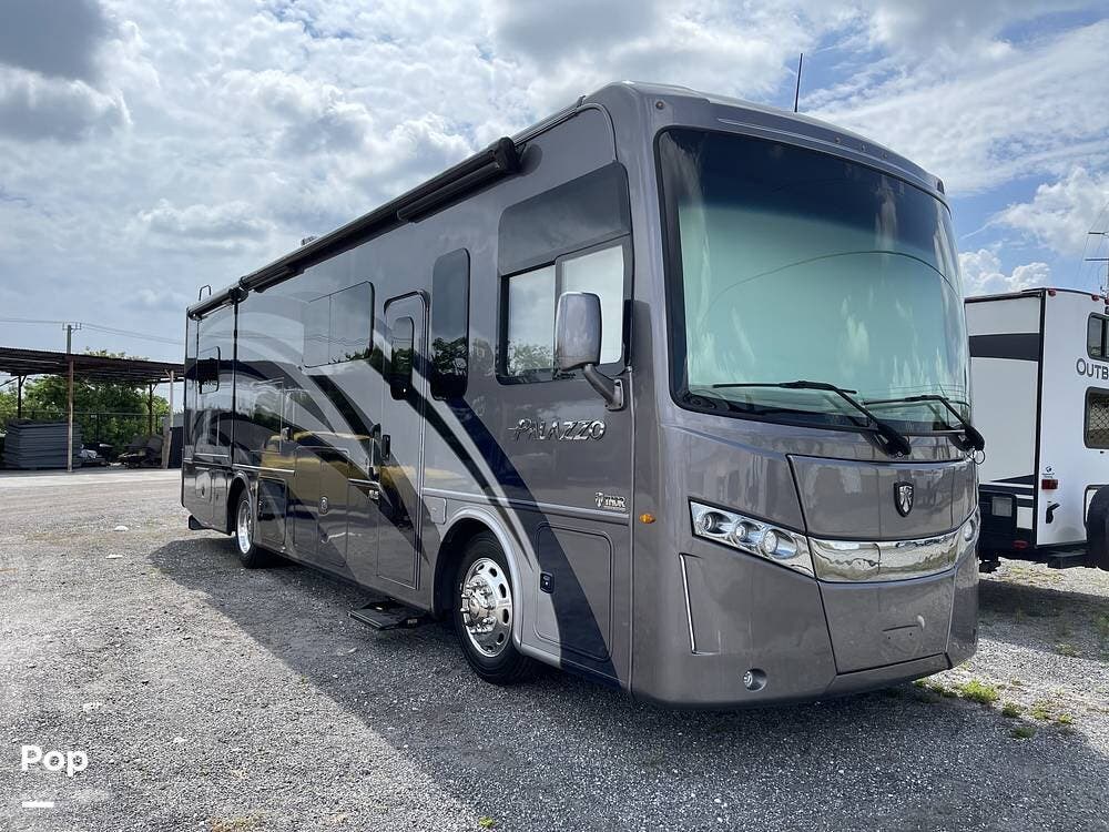 2019 Palazzo 33.2 by Thor Motor Coach from Pop RVs in Stuart, Florida