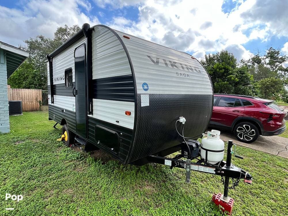 2024 Forest River Viking 17BH Saga - Used Travel Trailer For Sale by Pop RVs in San Antonio, Texas features Air Conditioning, Leveling Jacks, Awning