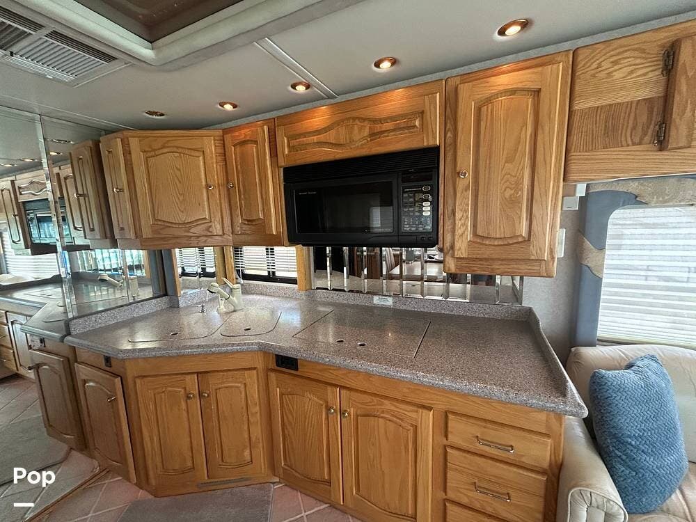 Used 2000 Monaco RV Signature Series Classic available in Inglis, Florida