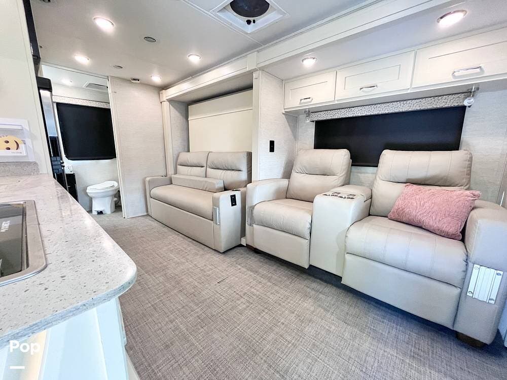 2022 Tiffin Wayfarer 25RW - Used Class C For Sale by Pop RVs in Santa Rosa Beach, Florida features Awning, Air Conditioning, Leveling Jacks, Slideout, Generator