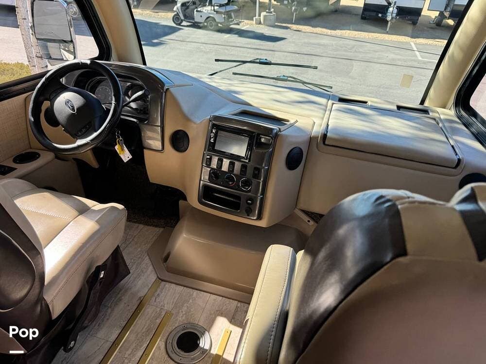 2020 Vegas 25.6 by Thor Motor Coach from Pop RVs in Flemington, New Jersey