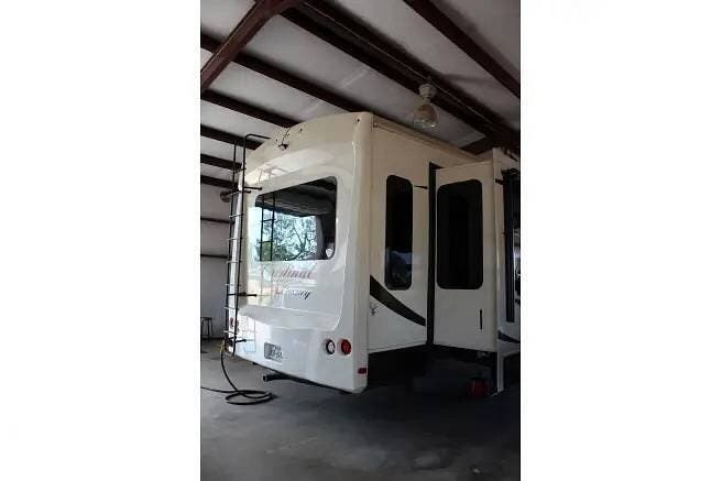 2019 Cardinal Luxury 3250RLX by Forest River from Pop RVs in El Campo, Texas