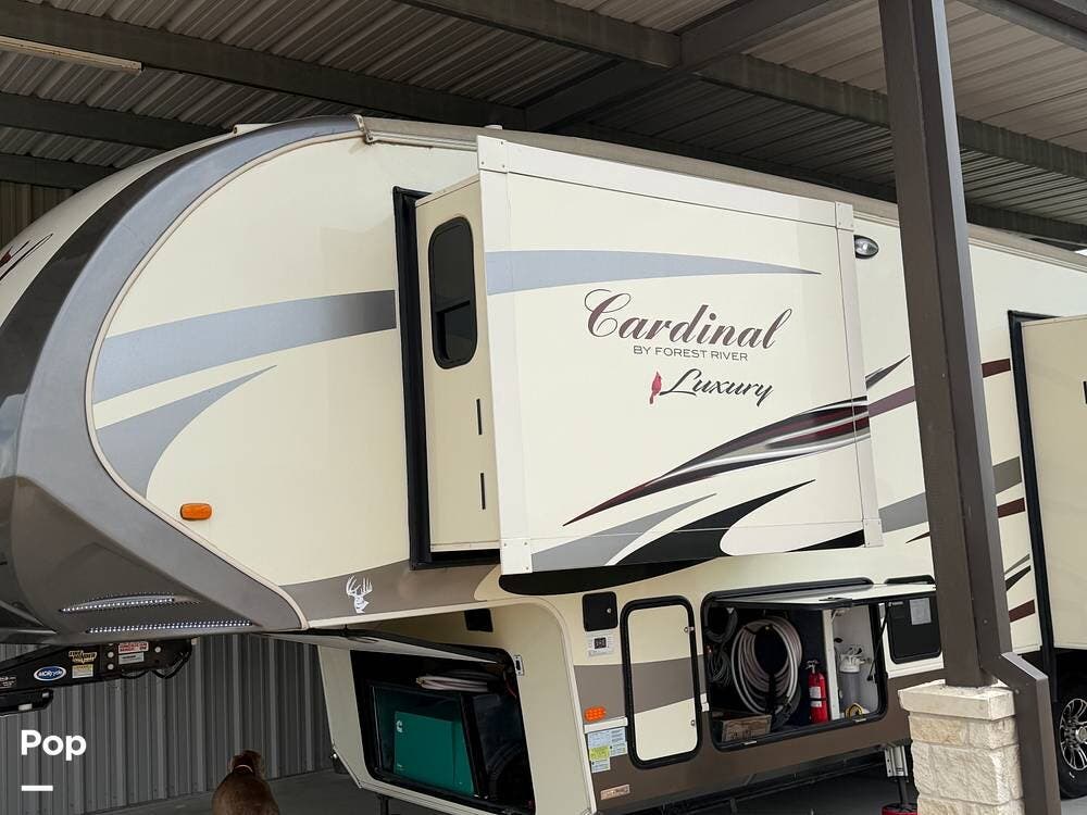 2019 Cardinal Luxury 3250RLX by Forest River from Pop RVs in El Campo, Texas