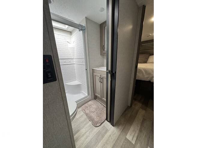 2023 Coachmen Chaparral LITE 284RL - Used Fifth Wheel For Sale by Pop RVs in Saint Petersburg, Florida features Slideout
