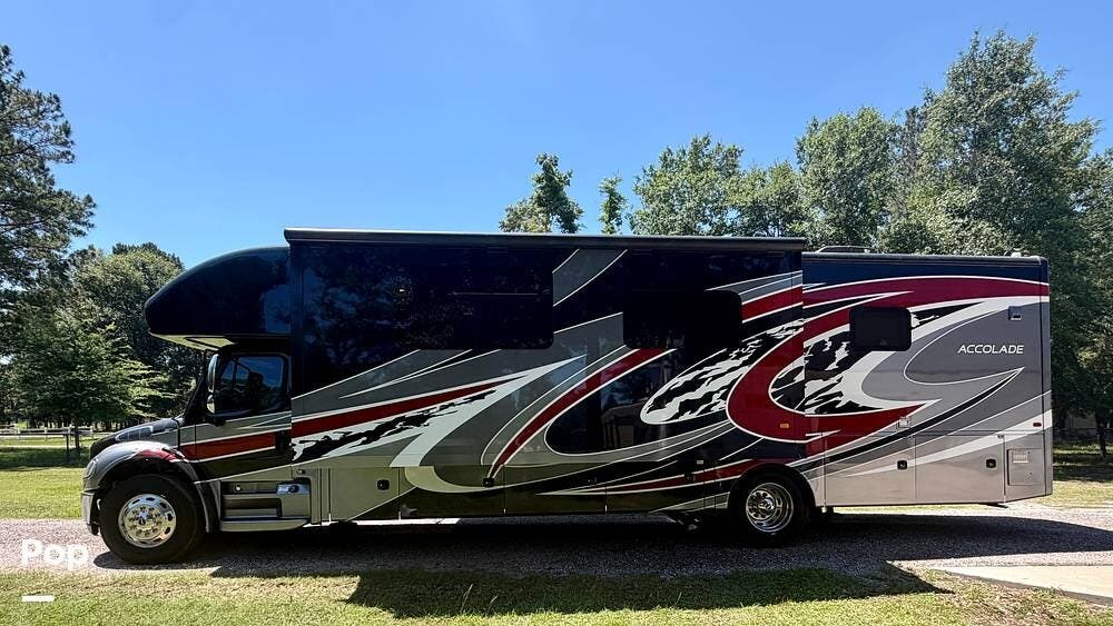 2021 Entegra Coach Accolade 37K - Used Super C For Sale by Pop RVs in Richards, Texas features Leveling Jacks, Generator, Slideout, Air Conditioning, Awning