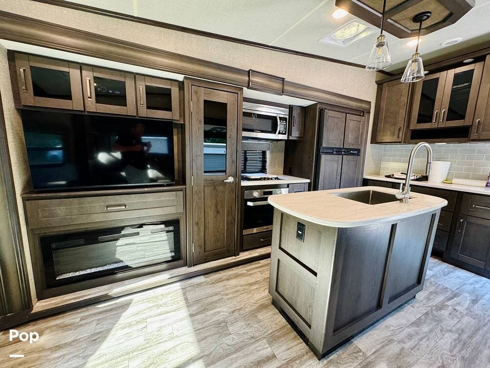 2021 Reflection 303RLS by Grand Design from Pop RVs in Huntersville, North Carolina