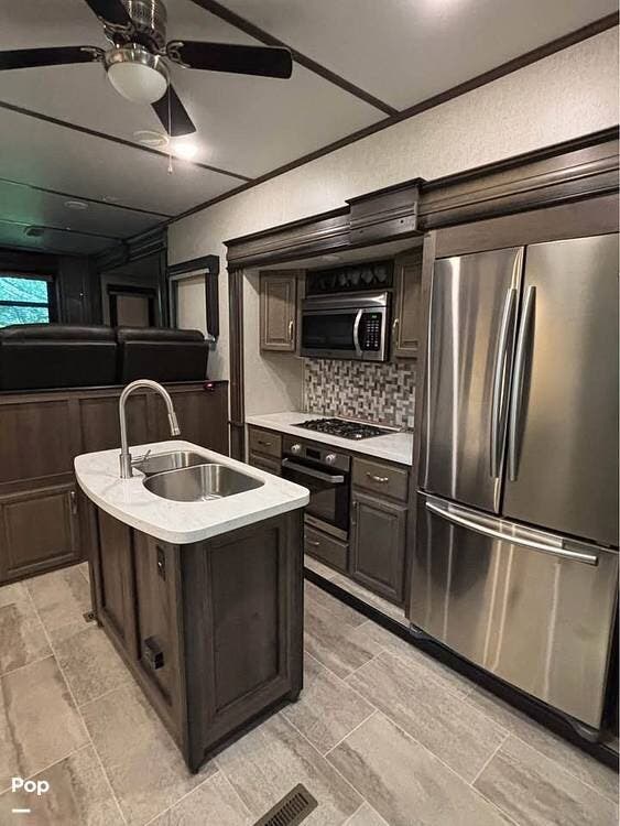 2019 Montana 3791RD by Keystone from Pop RVs in Shepherdsville, Kentucky