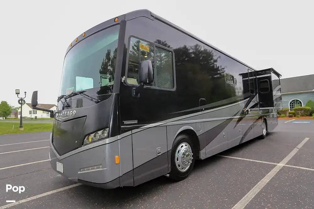 2015 Winnebago Forza 38R - Used Diesel Pusher For Sale by Pop RVs in East Bridgewater, Massachusetts features Slideout, Air Conditioning, Leveling Jacks, Generator