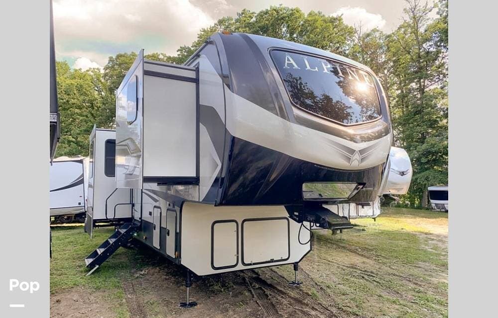 2022 Alpine 3790FK by Keystone from Pop RVs in Gambrills, Maryland