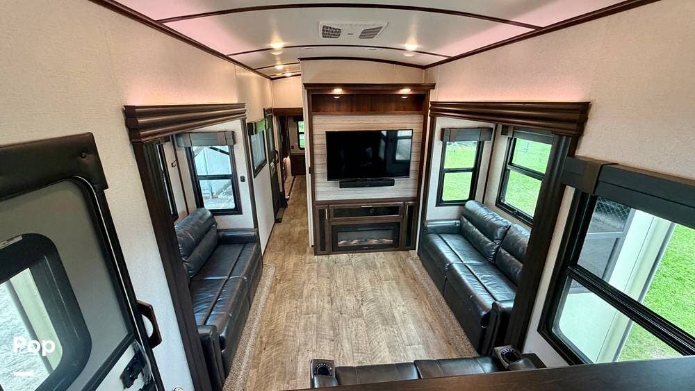 2019 Jayco North Point 383FKWS - Used Fifth Wheel For Sale by Pop RVs in Conroe, Texas features Leveling Jacks, Awning, Air Conditioning, Slideout