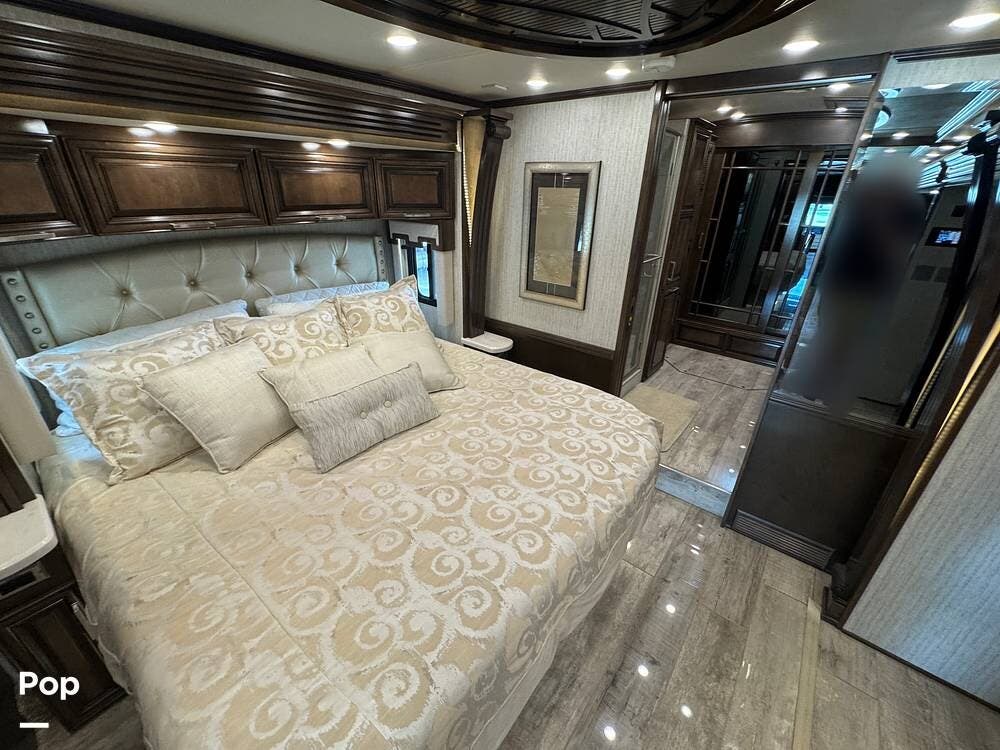 2019 Newmar London Aire 4543 - Used Diesel Pusher For Sale by Pop RVs in Houma, Louisiana features Awning, Generator, Leveling Jacks, Slideout, Air Conditioning