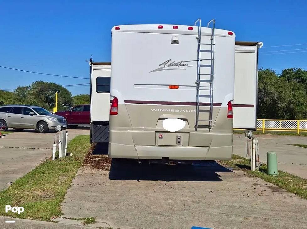 2003 Adventurer 35U by Winnebago from Pop RVs in Rockport, Texas