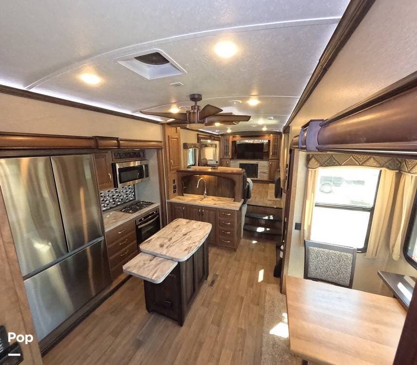2018 Keystone Montana 3730FL - Used Fifth Wheel For Sale by Pop RVs in Simi Valley, California features Awning, Air Conditioning, Slideout, Leveling Jacks